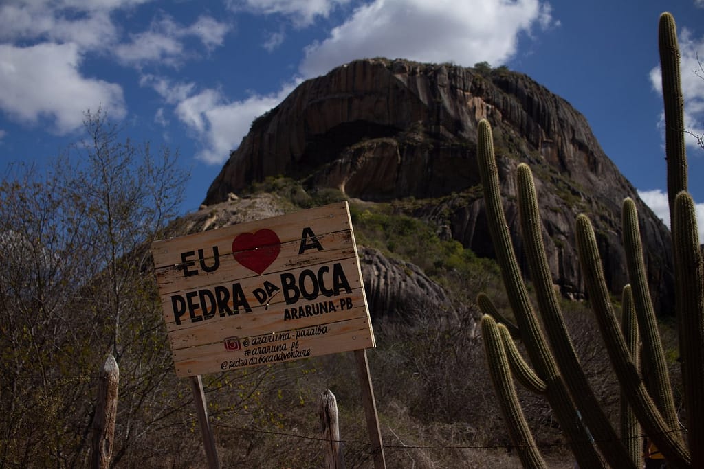 Sign in front of a peak that reads "I love Pedra da Boca"