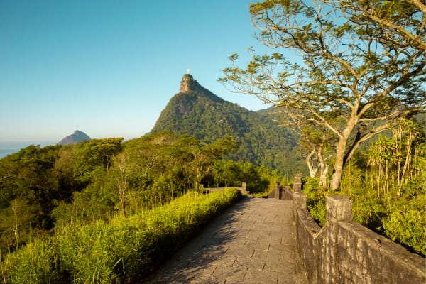 You are currently viewing Discover the 25 best hiking trails in Rio de Janeiro!